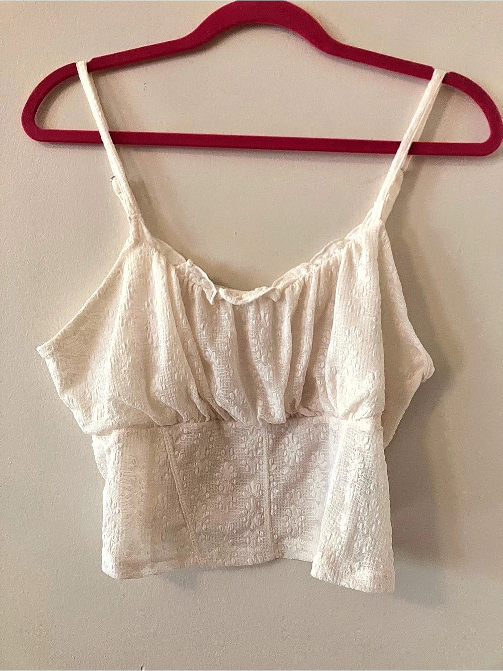 No Boundaries Lace Cami in White Size Large Like New
